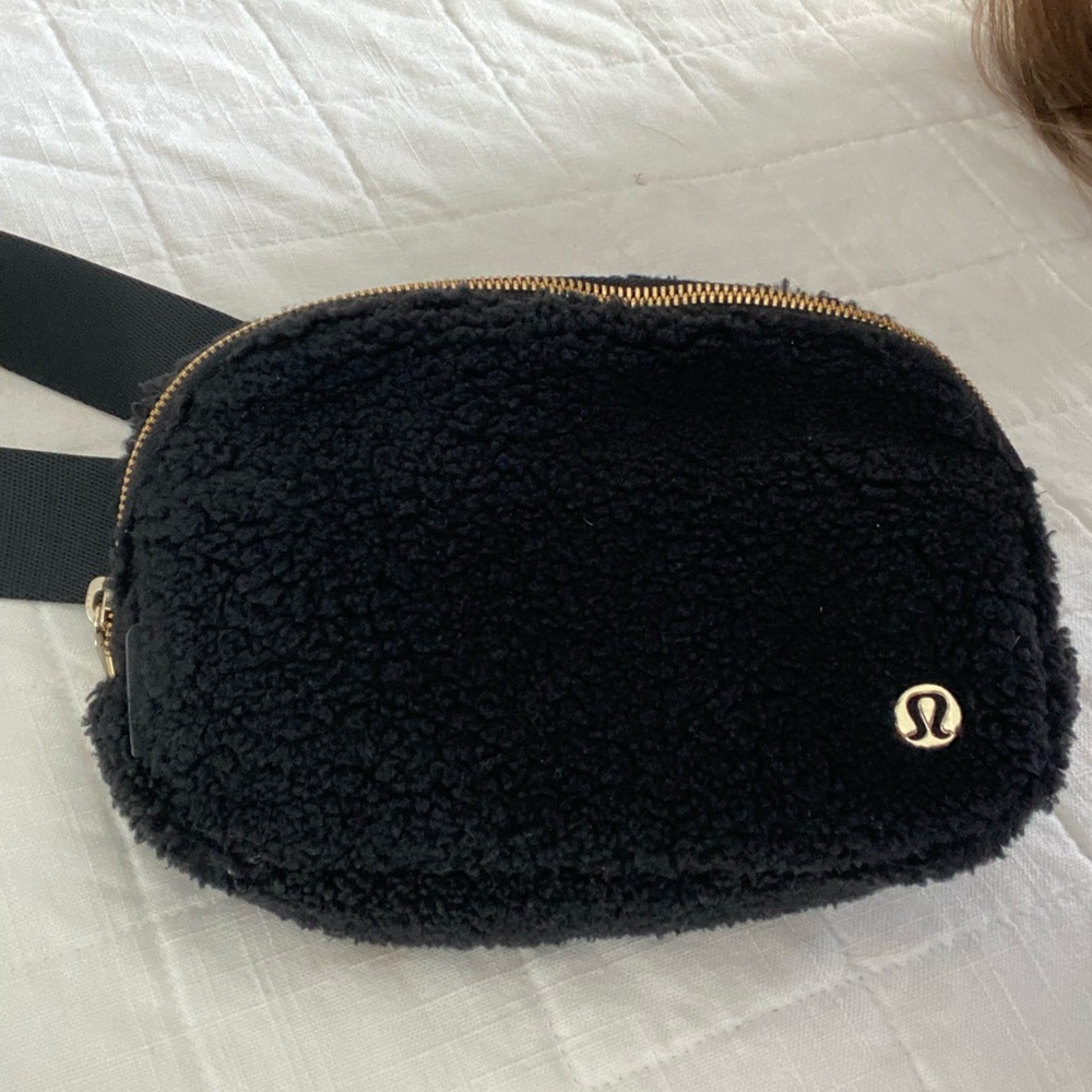 Lululemon belt bag